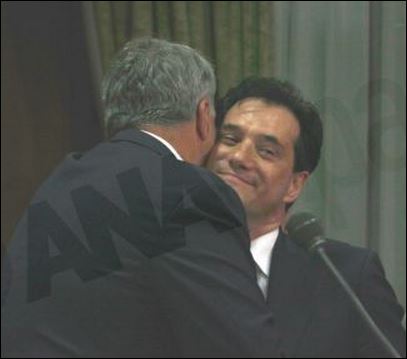 ΦΩΤΟ-Η αγκαλιά του Βορίδη στον Άδωνι