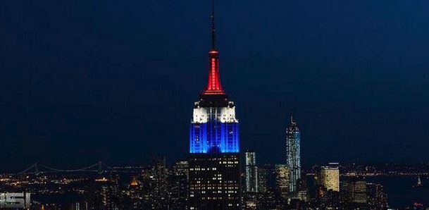 ΦΩΤΟ-Στα χρώματα της σημαίας των ΗΠΑ το Empire State building