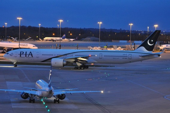 Αιματηρή ένοπλη επίθεση σε αεροσκάφος