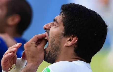 ΒΙΝΤΕΟ-Οι 3 δαγκωνιές του Σουάρες