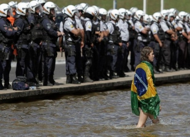 Διαδήλωση και κυκλοφοριακό χάος στη Φορταλέζα