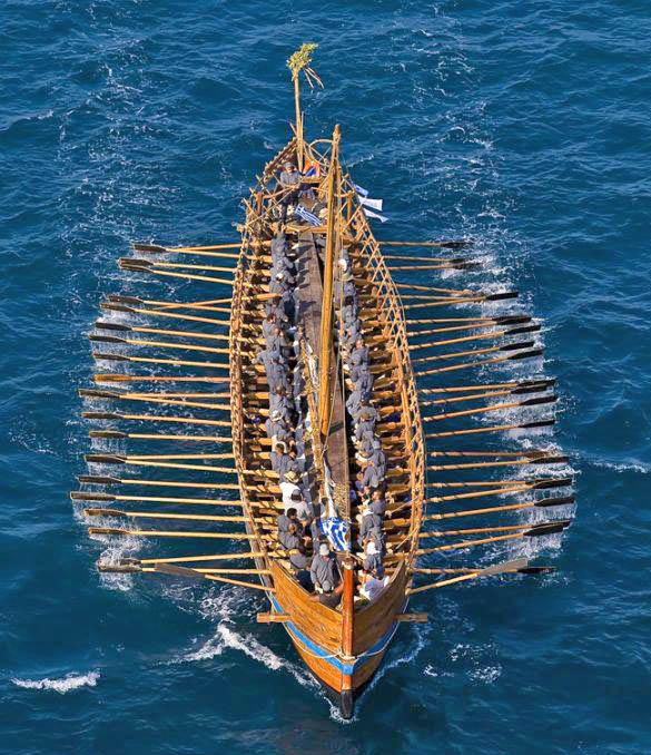 ΒΙΝΤΕΟ-Στο λιμάνι του Βόλου η μυθική Αργώ