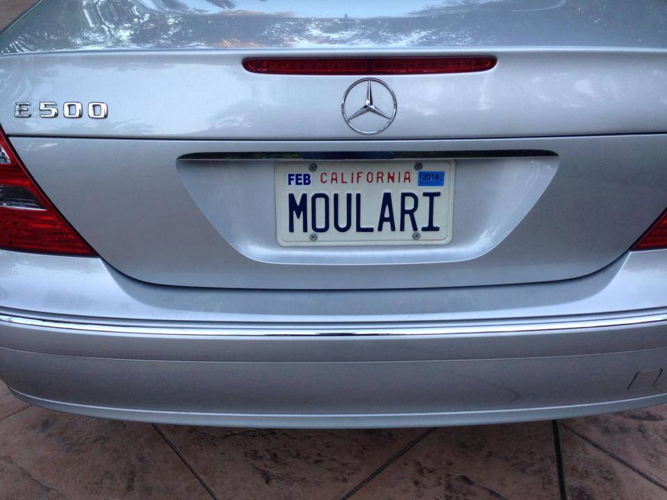 ΦΩΤΟ-Μόδα οι ελληνικές λέξεις στις πινακίδες των ΙΧ των ομογενών