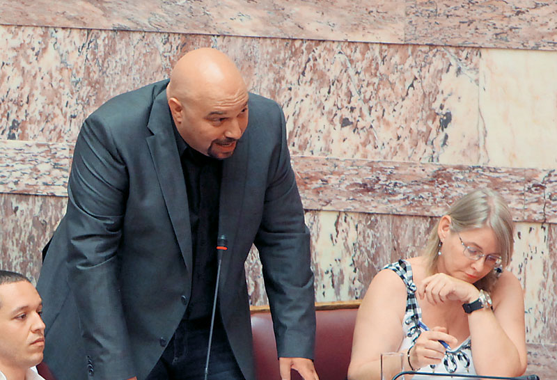 Προκλητικός και αμετανόητος ο Παναγιώταρος στον Guardian