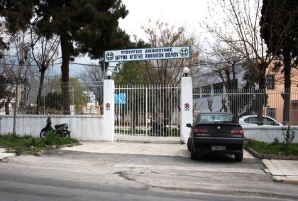 Συνελήφθησαν ανήλικοι διαρρήκτες