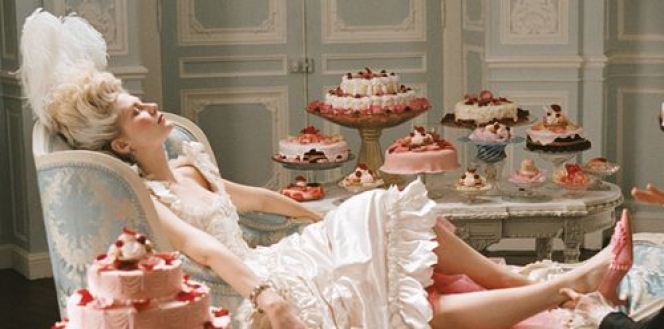 Ψωμί ή γλυκό-Tι παχαίνει περισσότερο;