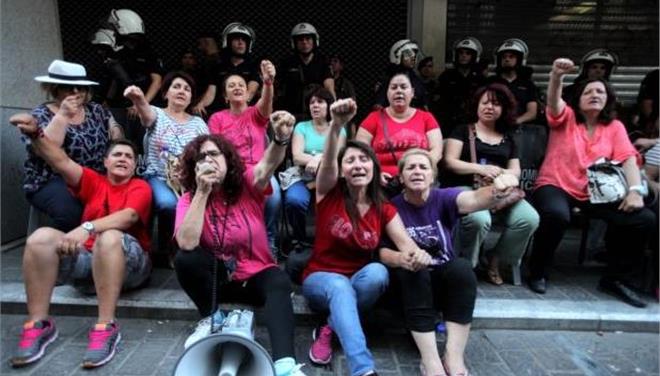 «Θα φύγουμε μόνο όταν πάρουμε τη δουλειά μας»