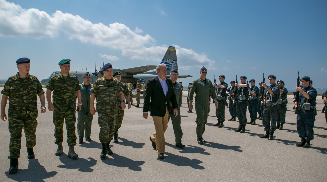 ΦΩΤΟ-Επίσκεψη Αβραμόπουλου στην Λήμνο και στον Άγιο Ευστράτιο