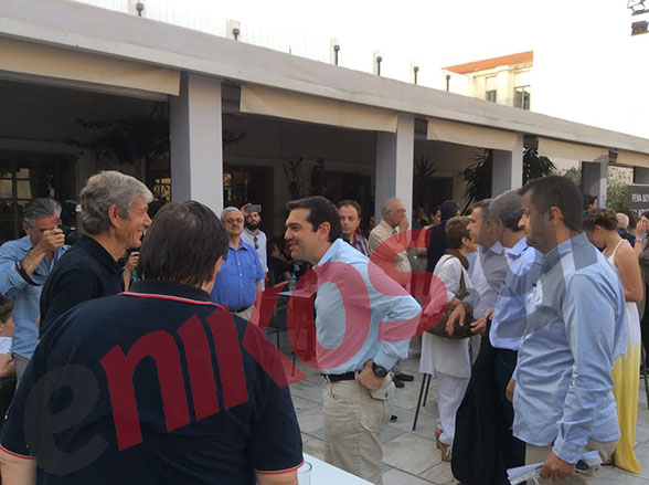 ΦΩΤΟ-O Τσίπρας και ο Γλέζος στην παρουσίαση του βιβλίου της Δούρου