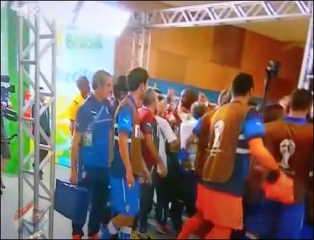 ΒΙΝΤΕΟ-Επεισόδιο μεταξύ του προπονητή της Κόστα Ρίκα και των Ιταλών
