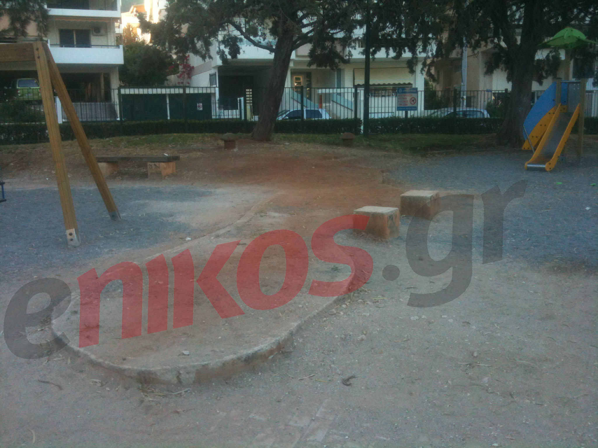 Καταγγελία-Επικίνδυνη παιδική χαρά στην Άνω Γλυφάδα