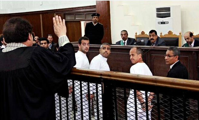 Πολυετής φυλάκιση στους δημοσιογράφους του Αλ Τζαζίρα