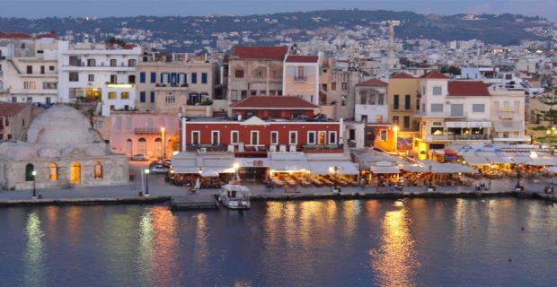 Στους δρόμους των Χανίων τα μικρά λεωφορεία