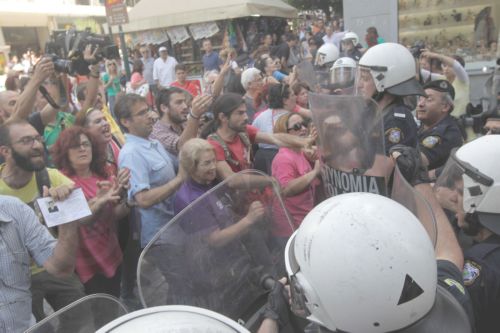 ΤΩΡΑ-Τραυματίστηκαν δύο καθαρίστριες και μία φωτογράφος