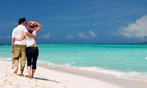 Πάνε διακοπές με τους πρώην για να μην τις ακυρώσουν