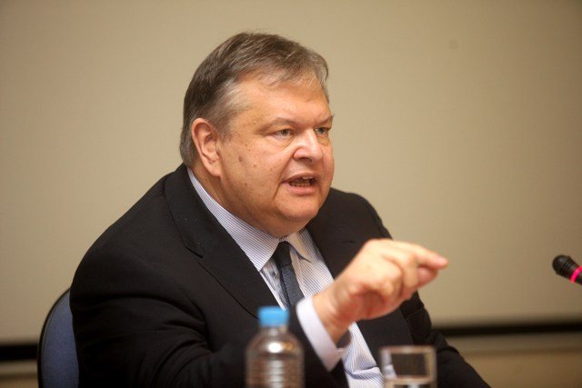 Άνοιγμα σε ΔΗΜΑΡ και Ποτάμι από τον Βενιζέλο