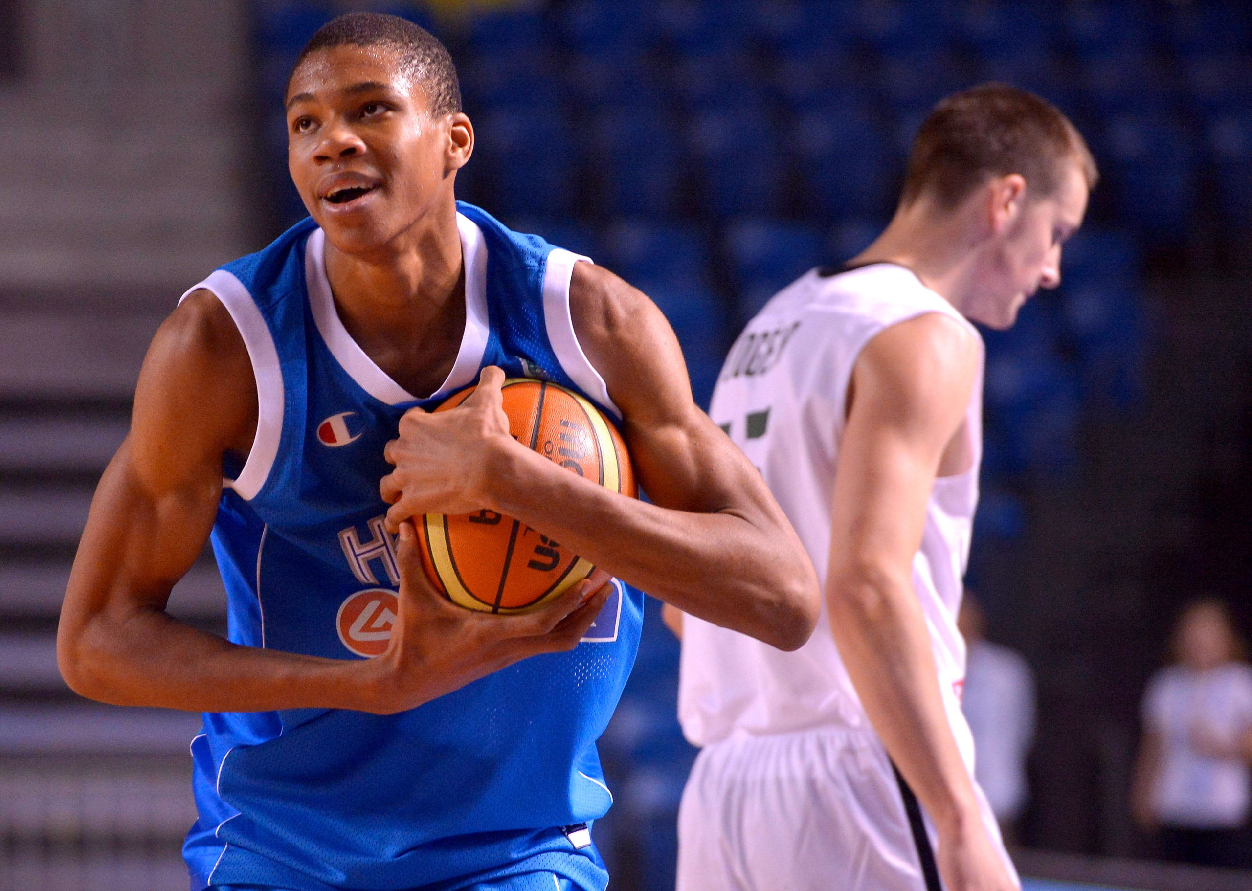 ΦΩΤΟ-O Αντετοκούνμπο διάλεξε το “34”της Εθνικής