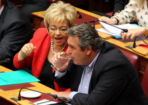 “Φίλια πυρά” κατά Καμμένου