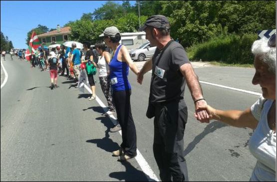 Ανθρώπινη αλυσίδα 123 χιλιομέτρων