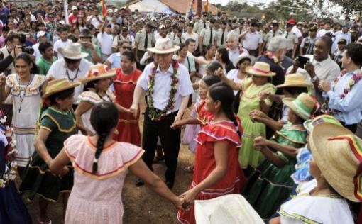 Γενέθλια με τούρτα από φύλλα κόκας για τον Μπαν Γκι-μουν