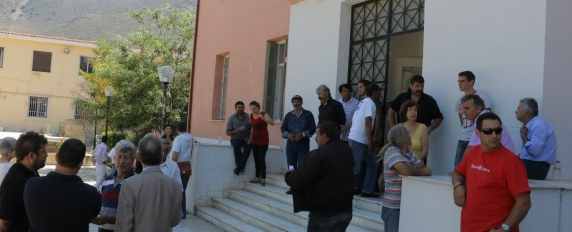 Απολογείται ο δράστης με το μπαλτά