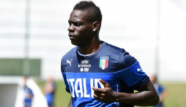 Ο Μπαλοτέλι ξεσπά κατά του ρατσισμού: Ντροπή σας!