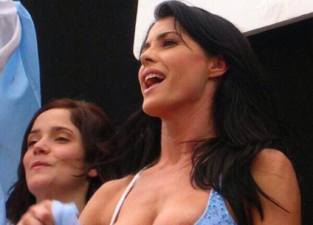 ΦΩΤΟ- Το σέξι ατύχημα της οπαδού