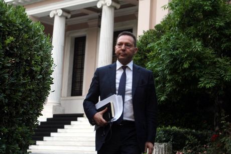 Αλλάζει η ημερομηνία του ανασχηματισμού