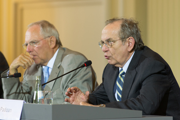 WSJ: Άρθρο των Σόιμπλε και Πάντοαν υπέρ της συνέχισης των μεταρρυθμίσεων