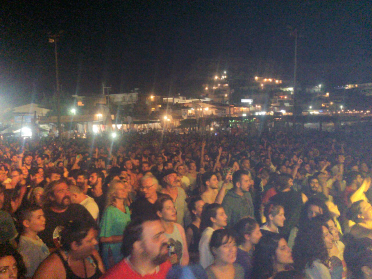 ΦΩΤΟ-Δυναμικό ξεκίνημα στο Matala Beach Festival