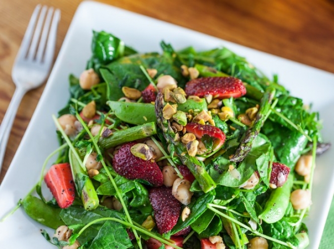 Οι τροφές που καθαρίζουν τους πνεύμονες των καπνιστών