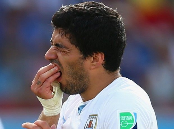 ΦΩΤΟ-Σάλος στο twitter με τον Σουάρες