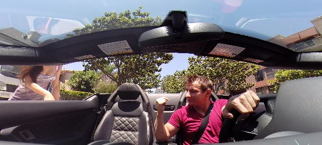 ΒΙΝΤΕΟ-Τις ρίχνει μόνο με τη “Lambo”