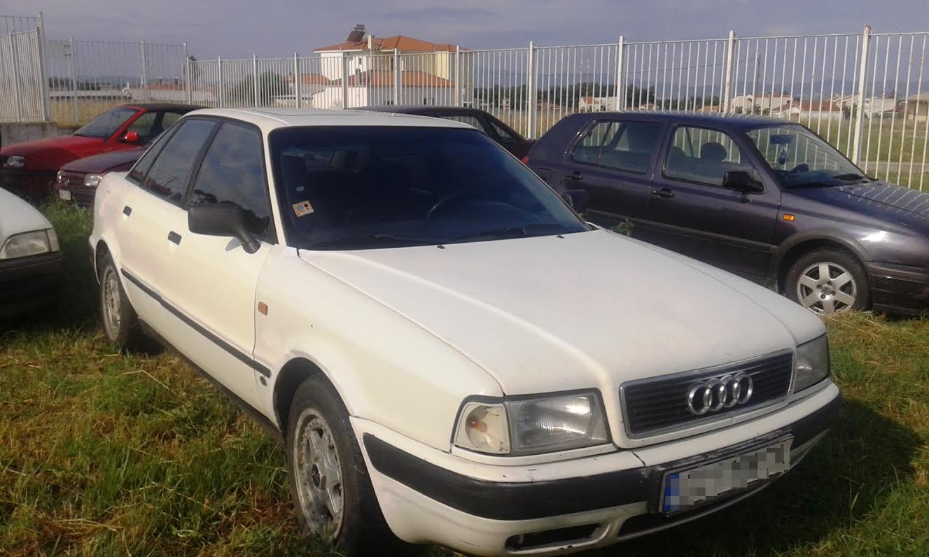 ΦΩΤΟ-Τρεις διακινητές προωθούσαν 13 μετανάστες