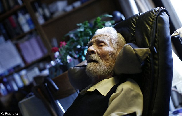 ΒΙΝΤΕΟ-Πέθανε ο γηραιότερος άντρας στον κόσμο