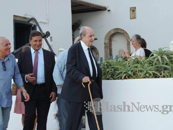 ΦΩΤΟ-Ο γάμος του εγγονού του Μητσοτάκη