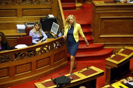 Μακρή: Ο Σαμαράς νομίζει ότι αιφνιδίασε