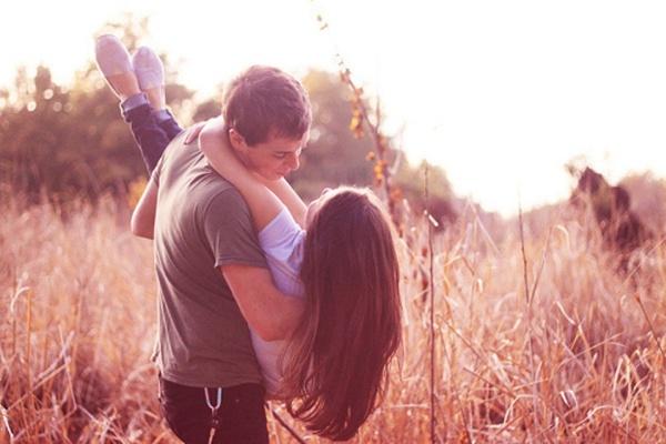 Πώς ο έρωτας “χτυπάει” τον εγκέφαλο;