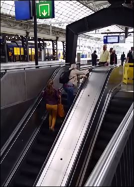 ΒΙΝΤΕΟ-Γιατί δεν πρέπει να ανεβαίνετε ανάποδα τις κυλιόμενες σκάλες