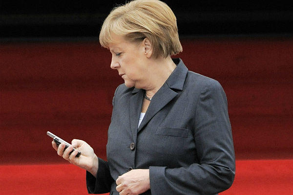Έρευνα για την υποκλοπή του κινητού της Μέρκελ