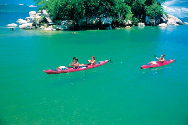 perierga.gr - Λίμνη Μαλάουι: Το "ενυδρείο του Θεού"!