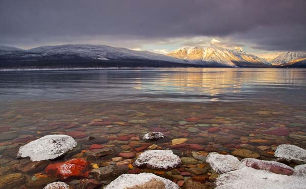 perierga.gr - Μια "διάφανη" λίμνη να την... πιεις στο ποτήρι!