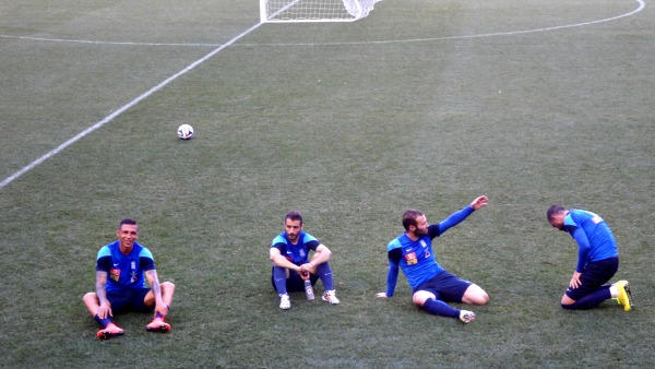 Ανακατεύει την τράπουλα ο Σάντος (pics) Ανακατεύει την τράπουλα ο Σάντος (pics)