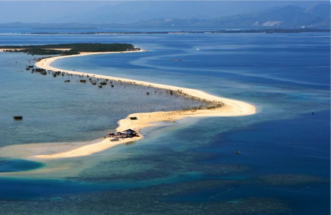 perierga.gr - Εξωτικό νησί σε σχήμα φιδιού στις Φιλιππίνες!