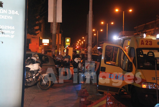 ΦΩΤΟ-Μεγάλη φωτιά ξέσπασε σε εγκαταλειμμένο κτήριο στην Αγία Παρασκευή