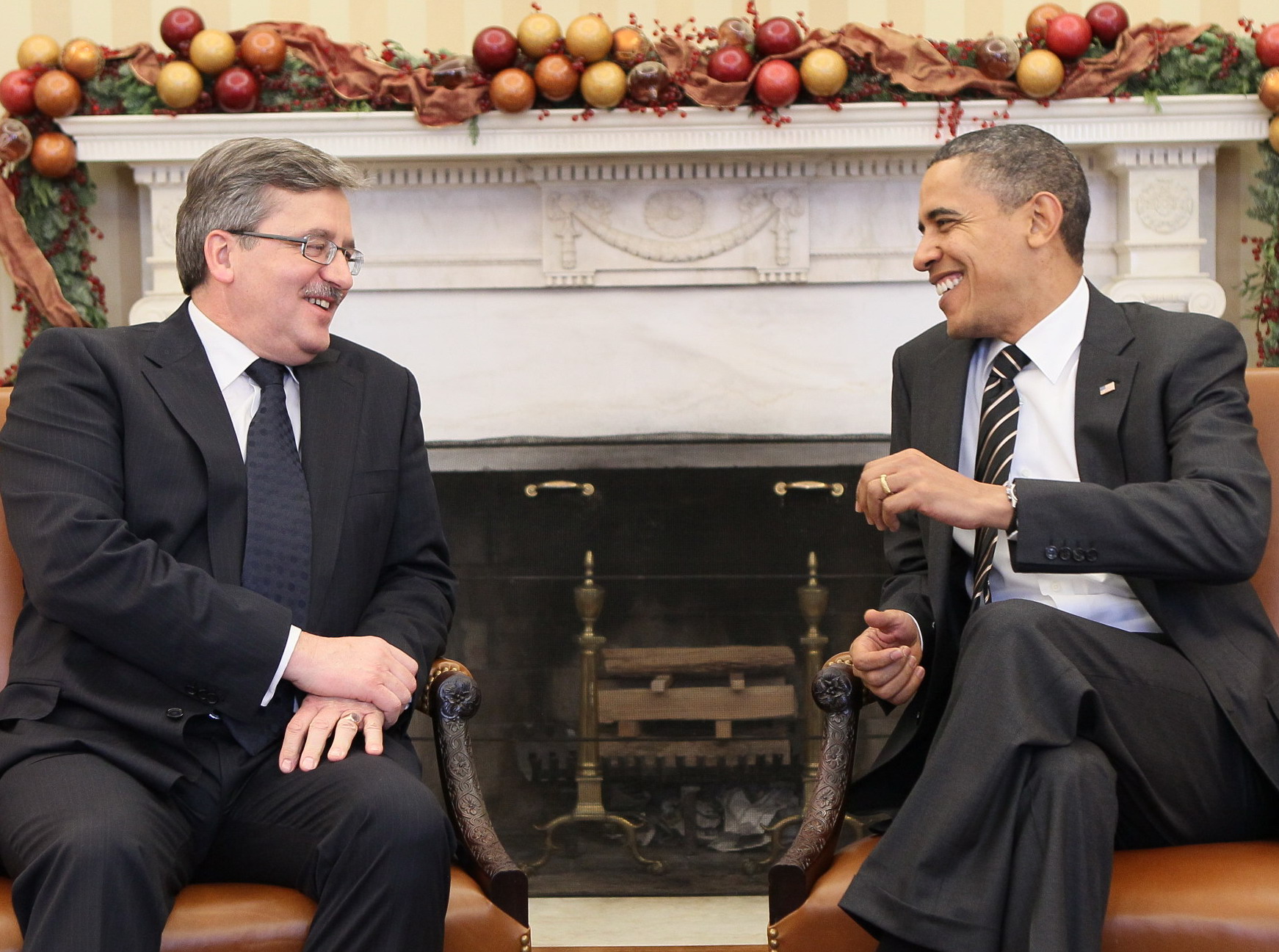 Τηλεφωνική επικοινωνία Ομπάμα-Κομορόφσκι