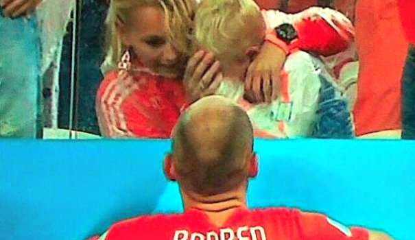 BINTEO-Ράγισε καρδιές ο γιος του Ρόμπεν