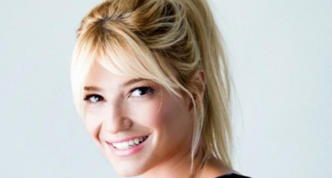 Η πρώτη φωτογραφία της Φαίης από τις διακοπές της στην Τήνο