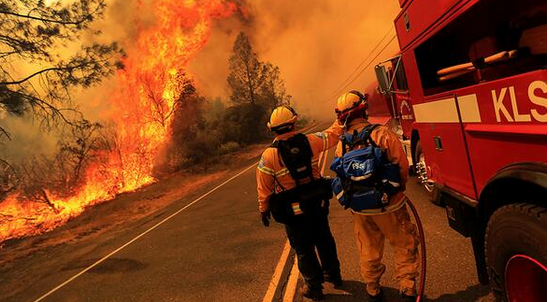 Καλιφόρνια-Πυρκαγιά απειλεί 380 κατοικίες-1000 πυροσβέστες επιχειρούν