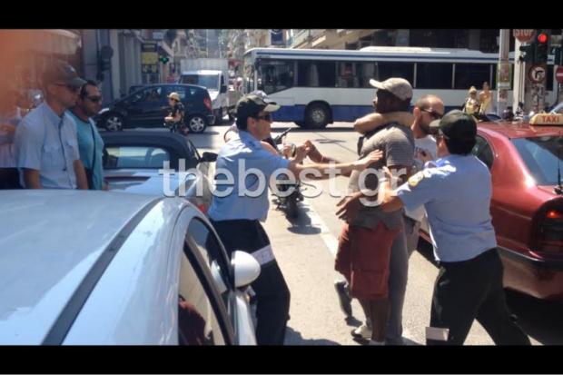 ΒΙΝΤΕΟ-“Μάχη” σώμα με σώμα στην Πάτρα